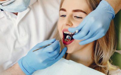 beautiful-girl-sitting-dentist-s-office-750x730